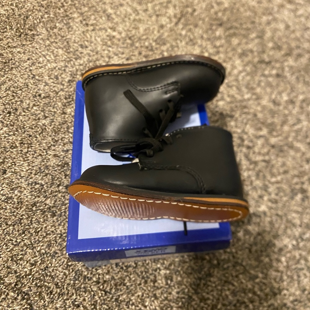 NEVER WORN: Josmo Unisex Walker Shoe Sz 3.5